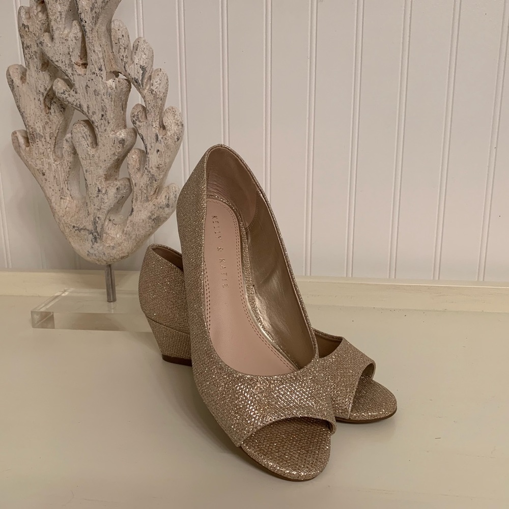 ☀️ BRAND NEW ☀️Kelly and Katie Wedges